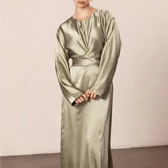 Bria Eid Satin Batwing Maxi Dress SZ XS abaya - Picture 4 of 4